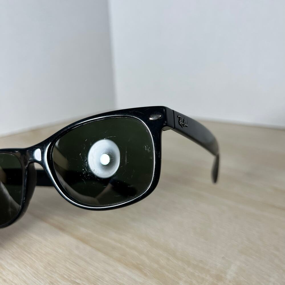 Ray-Ban RB2132 New Wayfarer 901 Sunglasses Black DAMAGED 55-18 Italy - Picture 12 of 16